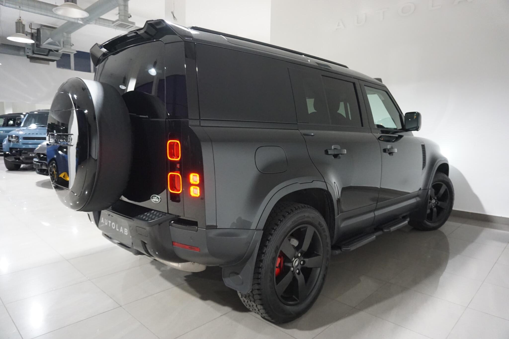 Land Rover Defender 110 3.0 D250 MHEV HSE Hard Top SUV 5dr Diesel Auto 4WD MWB Euro 6 (s/s) (250 ps)